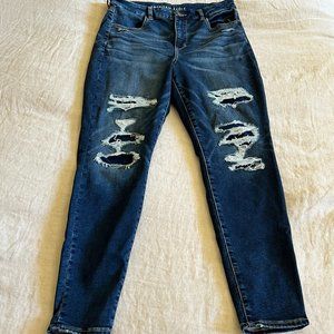 American Eagle | Women's Curvy Hi-Rise Distressed Jeans Size 14